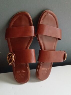 Sam & Libby Cognac Brown Double Strap Slide Sandals Gold Buckle Size 9.5